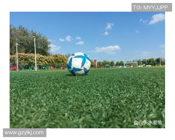 足球赔上娘的悲剧与希望在绿茵场上的交织与反思